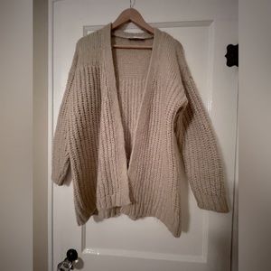 Zara Cream color cardigan, open, well made, warm and comfy and soft on skin🐨🥥